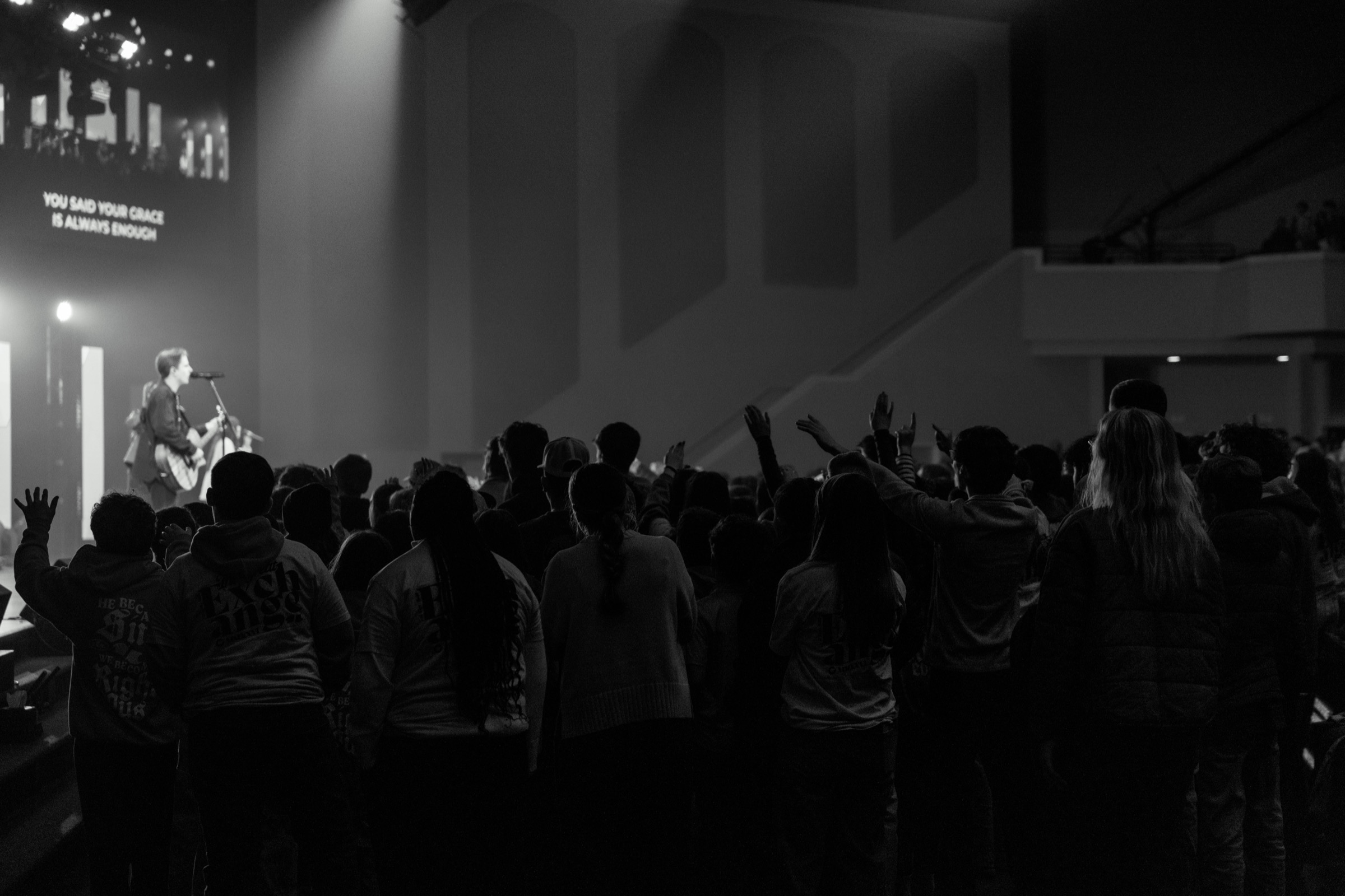 Congregation worshiping at Thomas Road Baptist Church